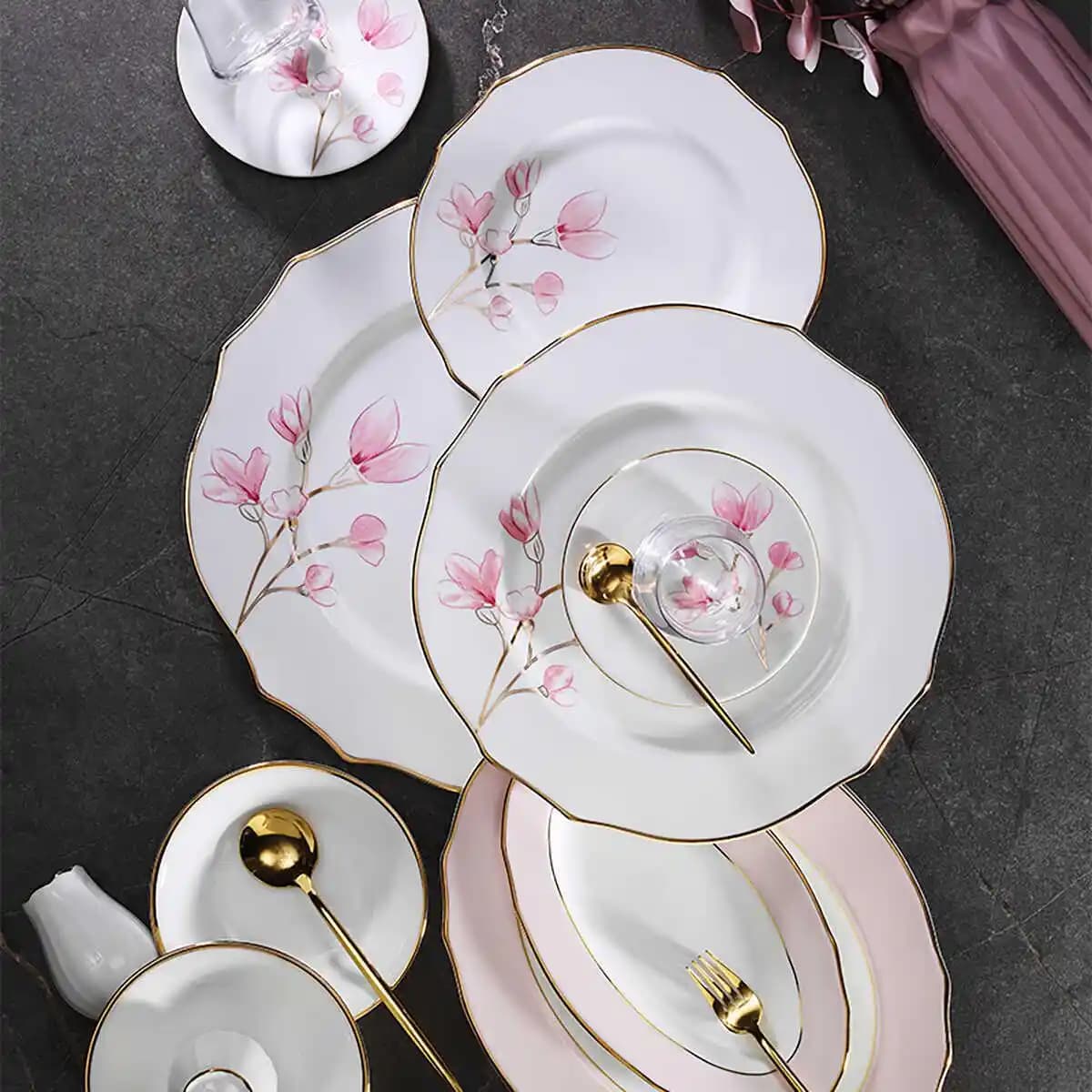 Pembe Kahvaltı Takımları ile Evinize Zarif ve Neşeli Dokunuşlar Yaratın