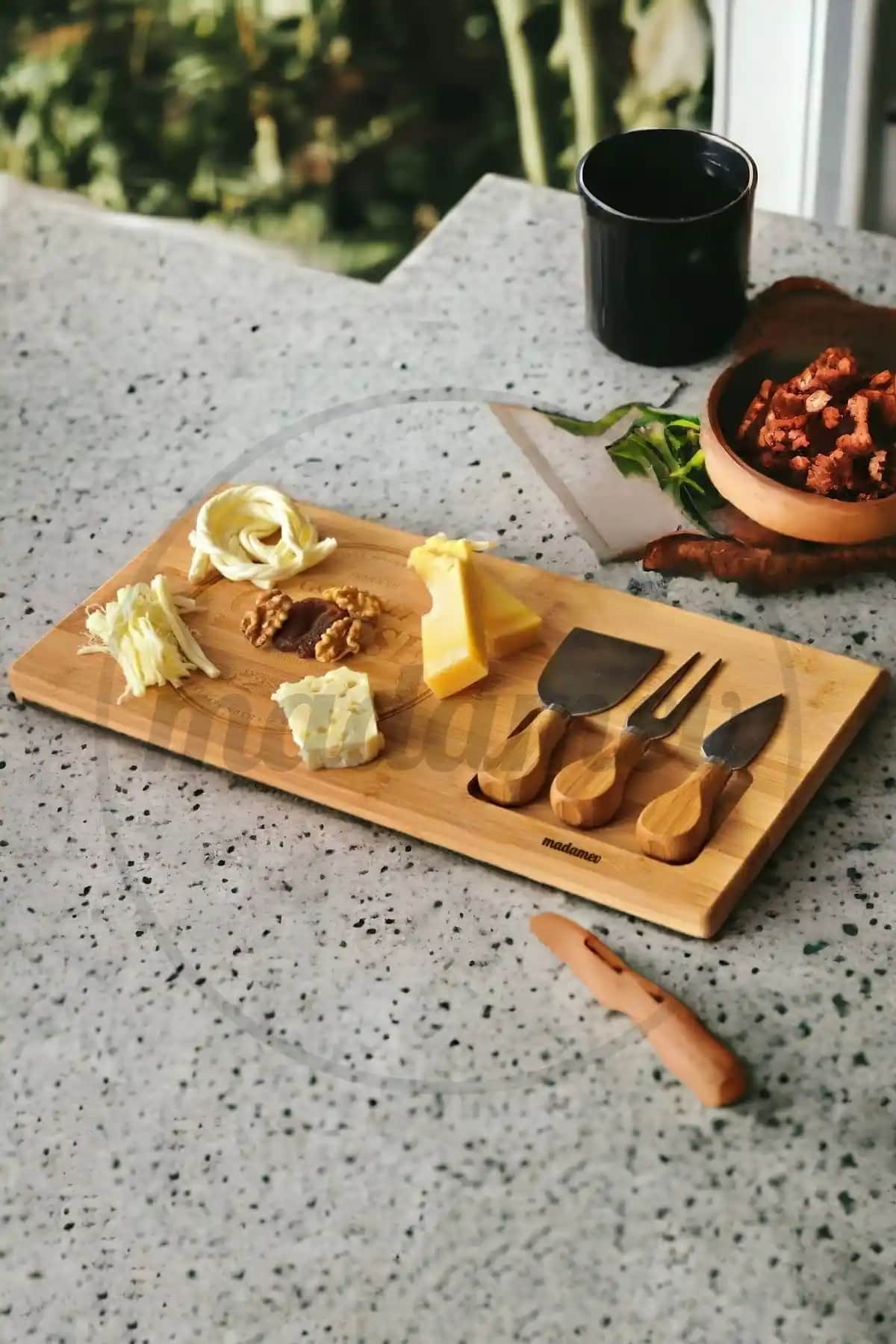 Peynir Sunum Tahtası Seçimi ve Sofralarda Şıklık Yaratma Rehberi