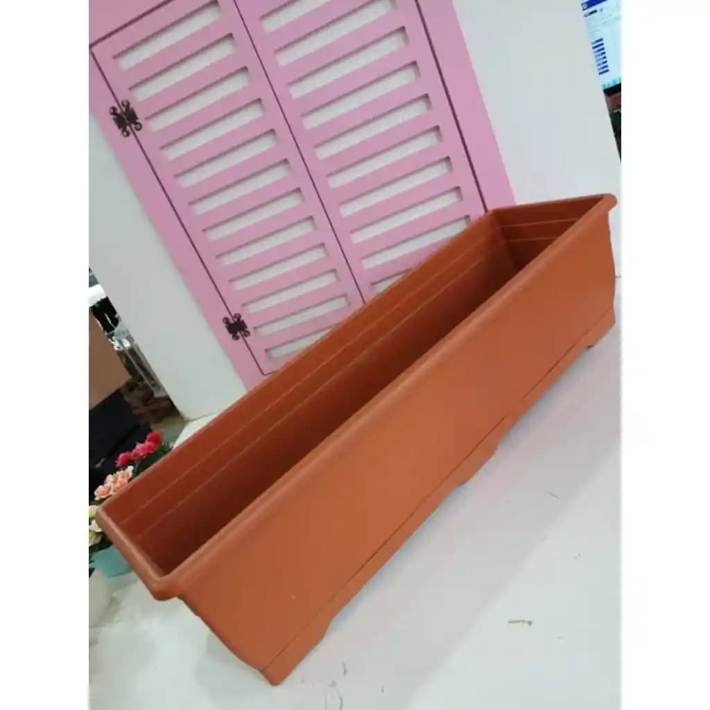 Plastik Dikdörtgen Saksılar ile Modern ve Fonksiyonel Dekorasyon Çözümleri