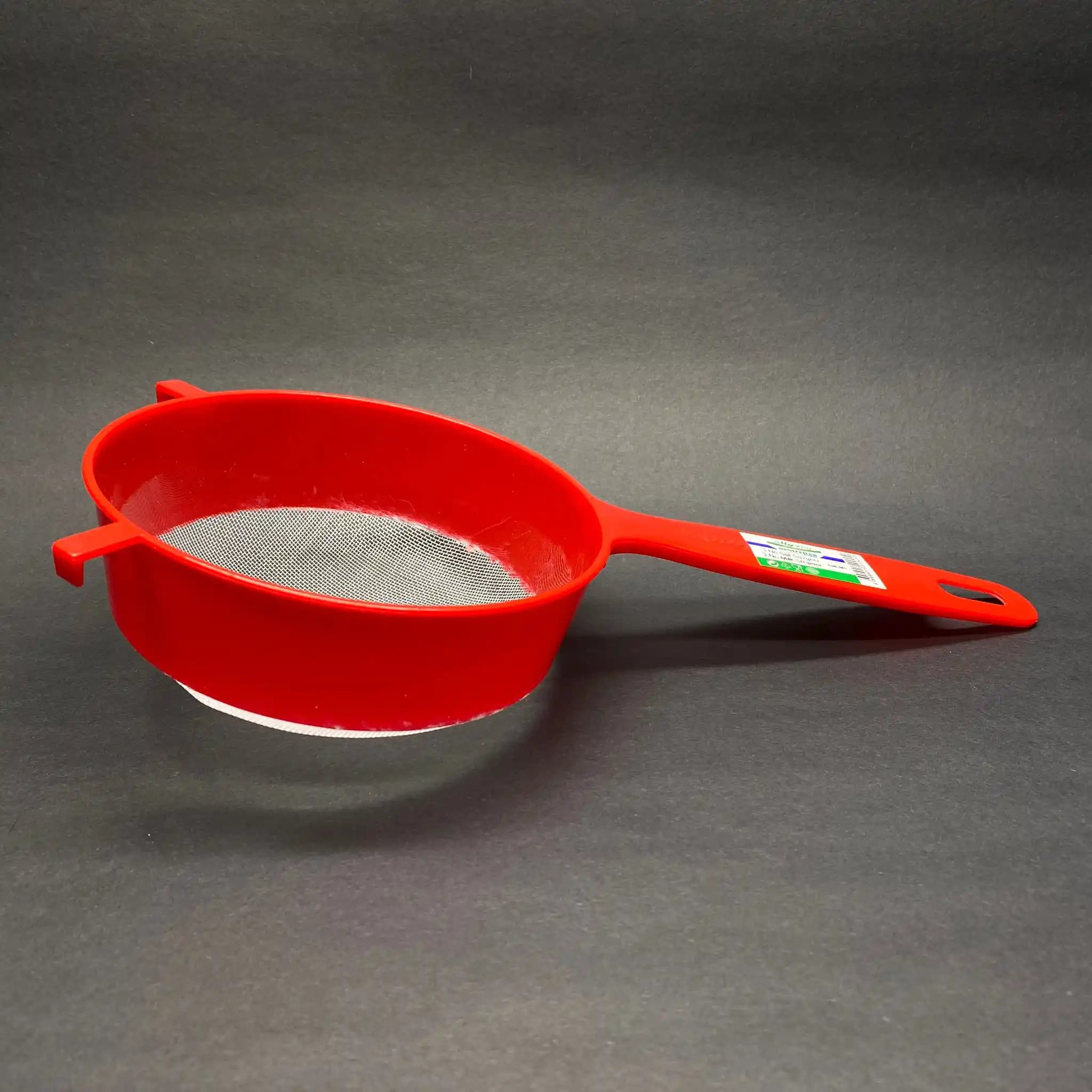 Plastik Süzgeçler Dekorasyon ve Mobilyada Yenilikçi Çözümler Sunar