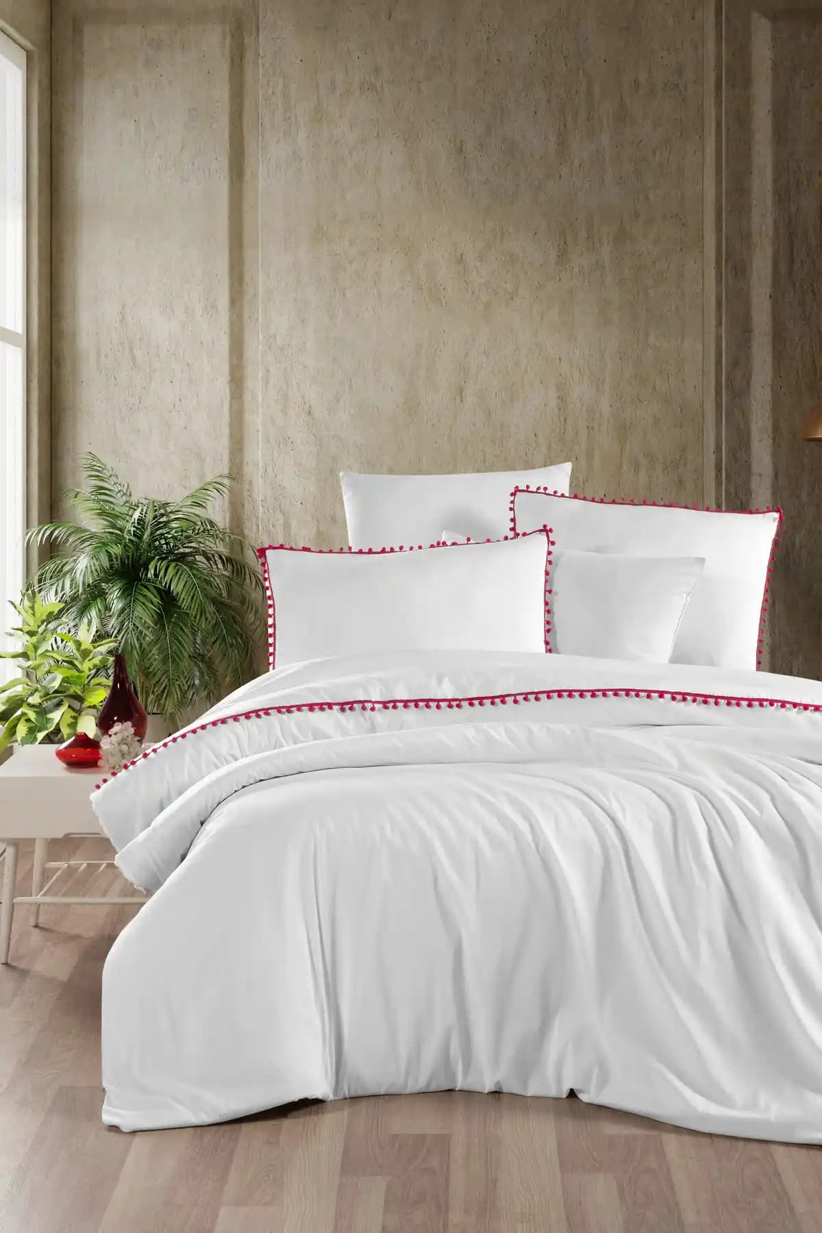 Ponponlu Nevresim Takımı ile Yatak Odalarınıza Şıklık ve Eğlence Katın