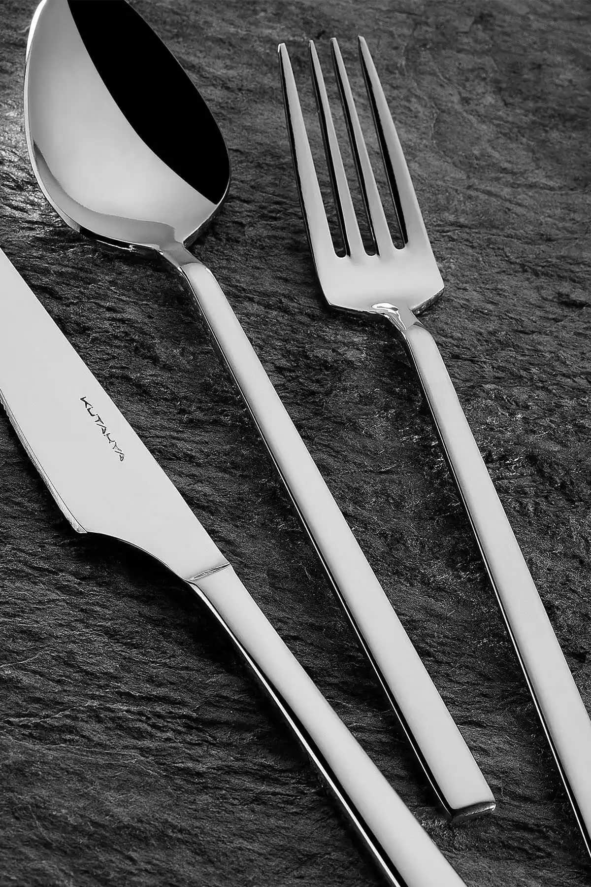 Porselen Bıçaklar: Estetik ve Fonksiyonellik ile Modern ve Klasik Dekorasyonlara Uyum Sağlar