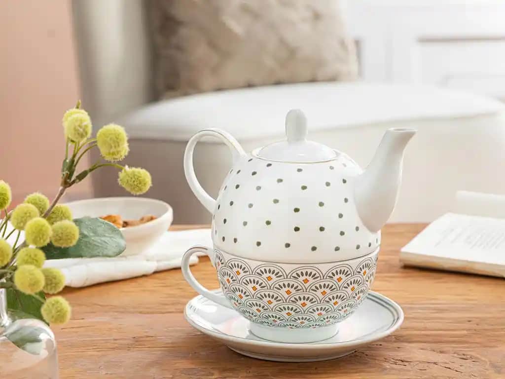 Porselen Demlikler: Estetik ve Fonksiyonelliğin Birleştiği Dekorasyon Unsuru