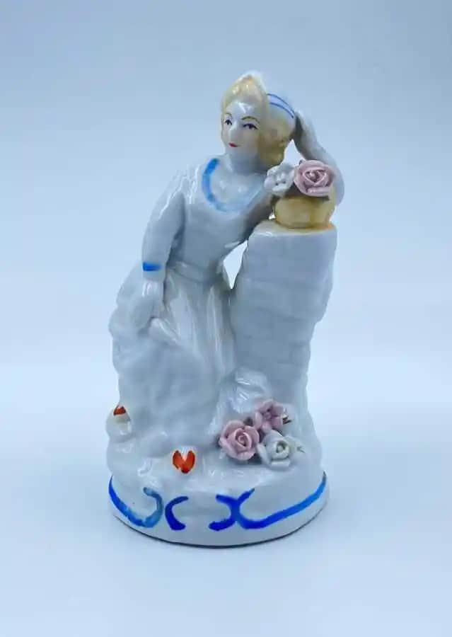 Porselen Objeler: Dekorasyon ve Mobilyada Zarafetin Temsilcisi