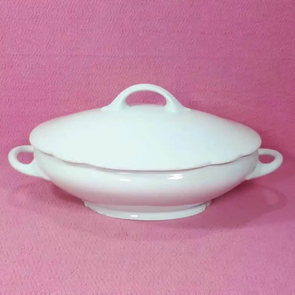 Porselen Sahan: Estetik ve İşlevselliği Bir Araya Getiren Dekorasyon Unsuru