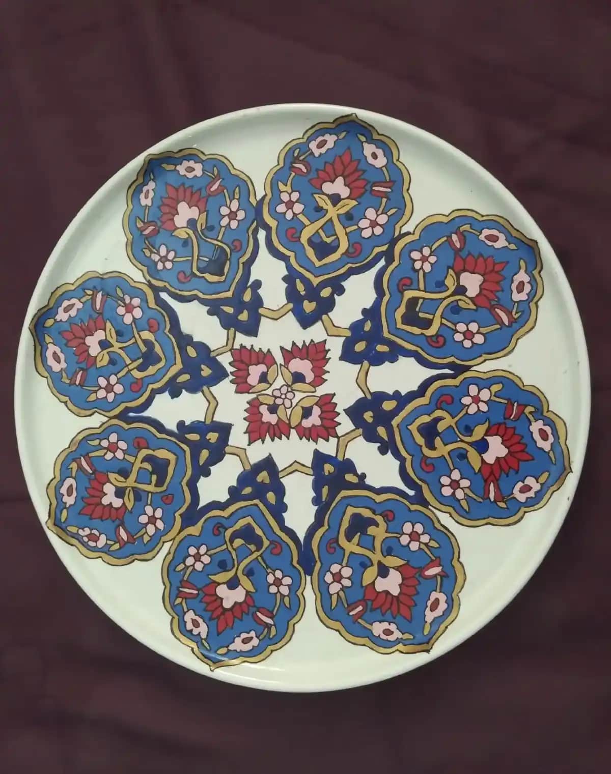 Porselen Tabak Duvar Süsü ile Evinize Zarafet Katmanın En Şık Yolu