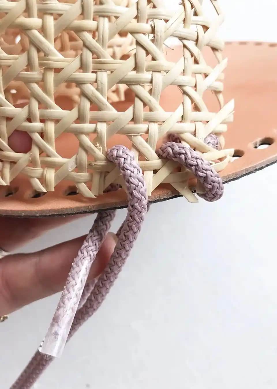 Rattan Çanta Yapımı ve Dekorasyonda Doğal Şıklık: Sürdürülebilir Tasarım İpuçları