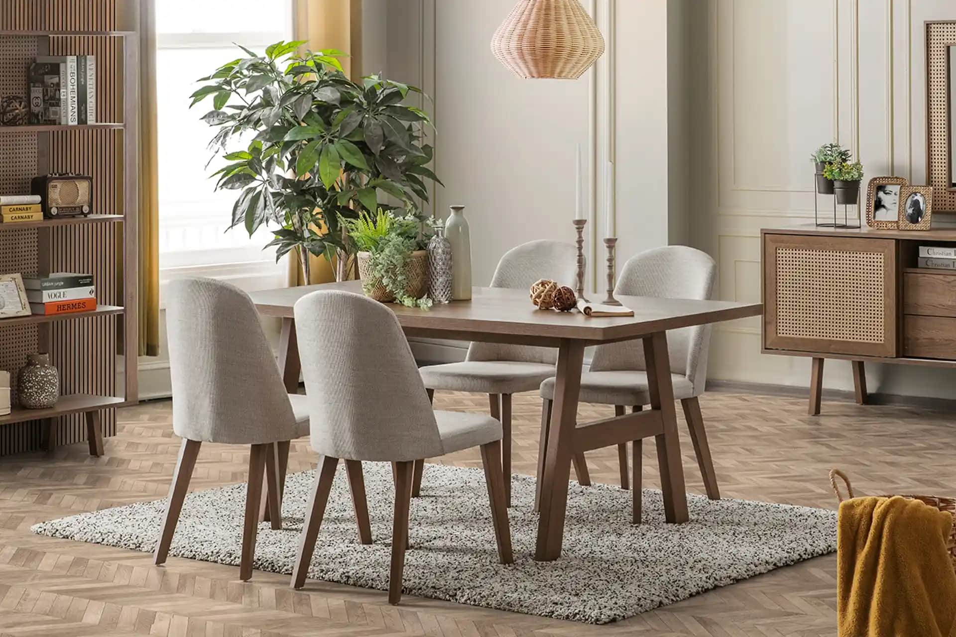 Rattan Yemek Odası Takımları: Doğal Şıklık ve Modern Tasarımın Buluşması