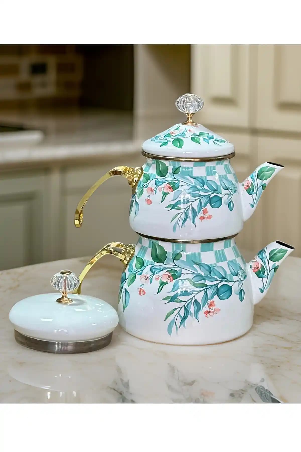 Renkli Emaye Çaydanlıklar ile Dekorasyonda Estetik ve İşlevsellik Bir Arada