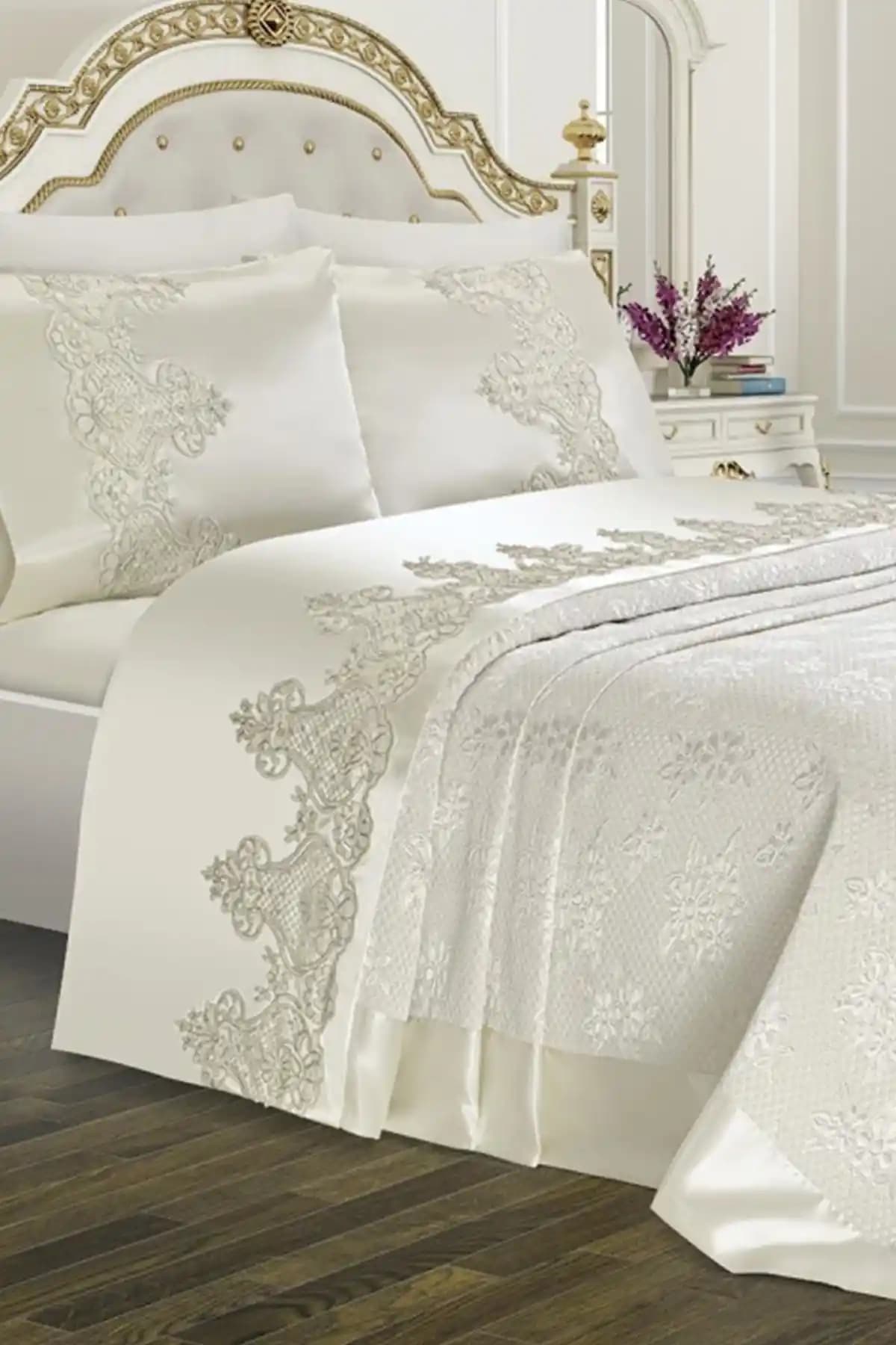 Sade Pike Modelleri ile Modern ve Şık Yatak Dekorasyonu Çözümleri