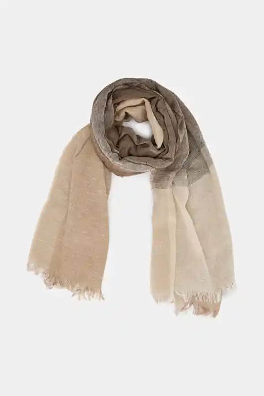 Şal Aksesuarlarıyla Tarzınızı Geliştirin ve Dekorasyonunuza Fark Katın