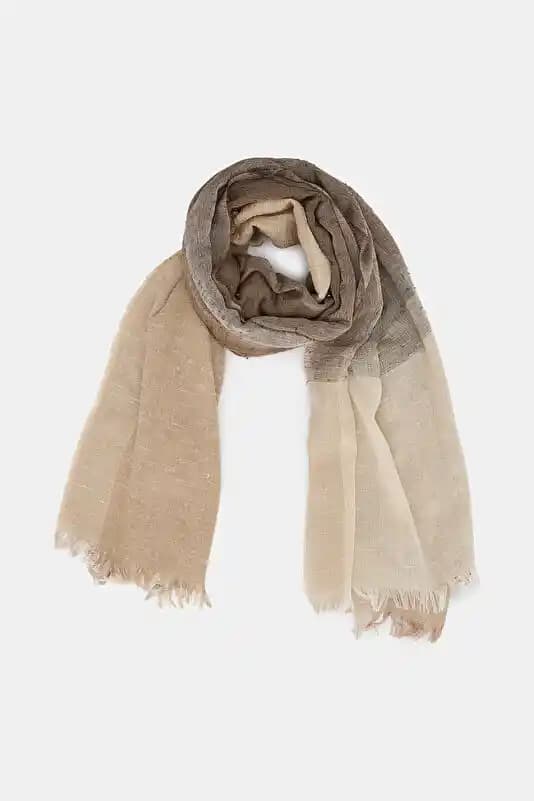 Şal Aksesuarlarıyla Tarzınızı Geliştirin ve Dekorasyonunuza Fark Katın