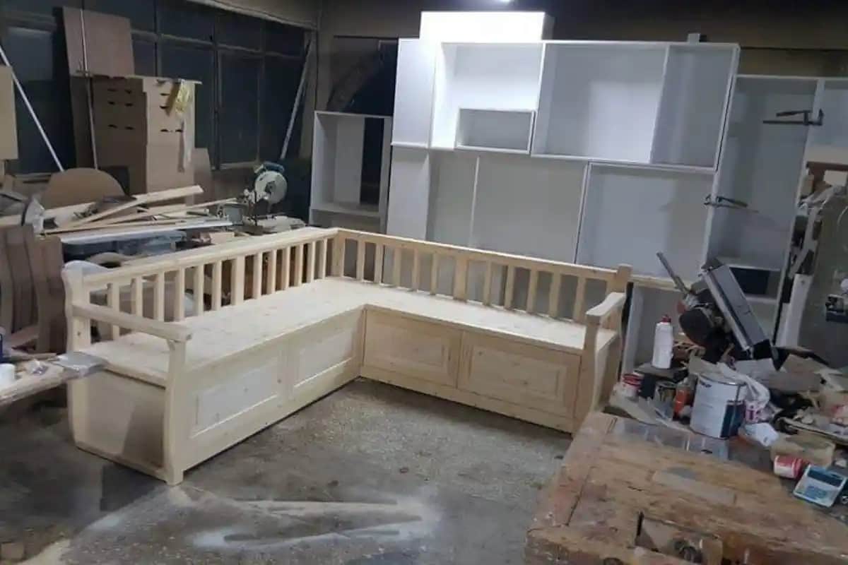 Sandıklı Balkon Sandalyeleri: Fonksiyonellik ve Estetiği Bir Arada Sunan Dekorasyon Çözümü