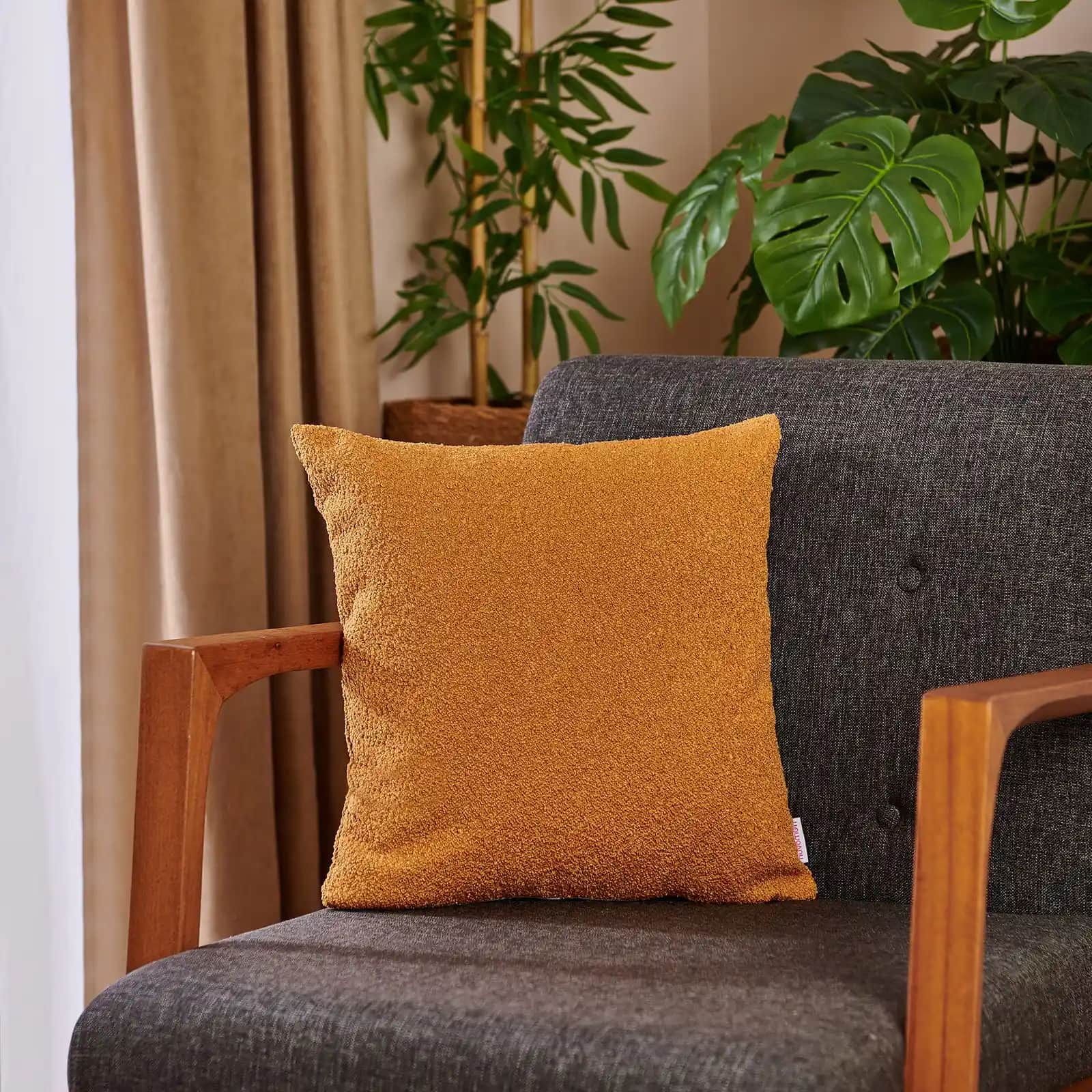 Sarı Kırlentlerle Evinize Canlılık ve Şıklık Katmanın Yolları