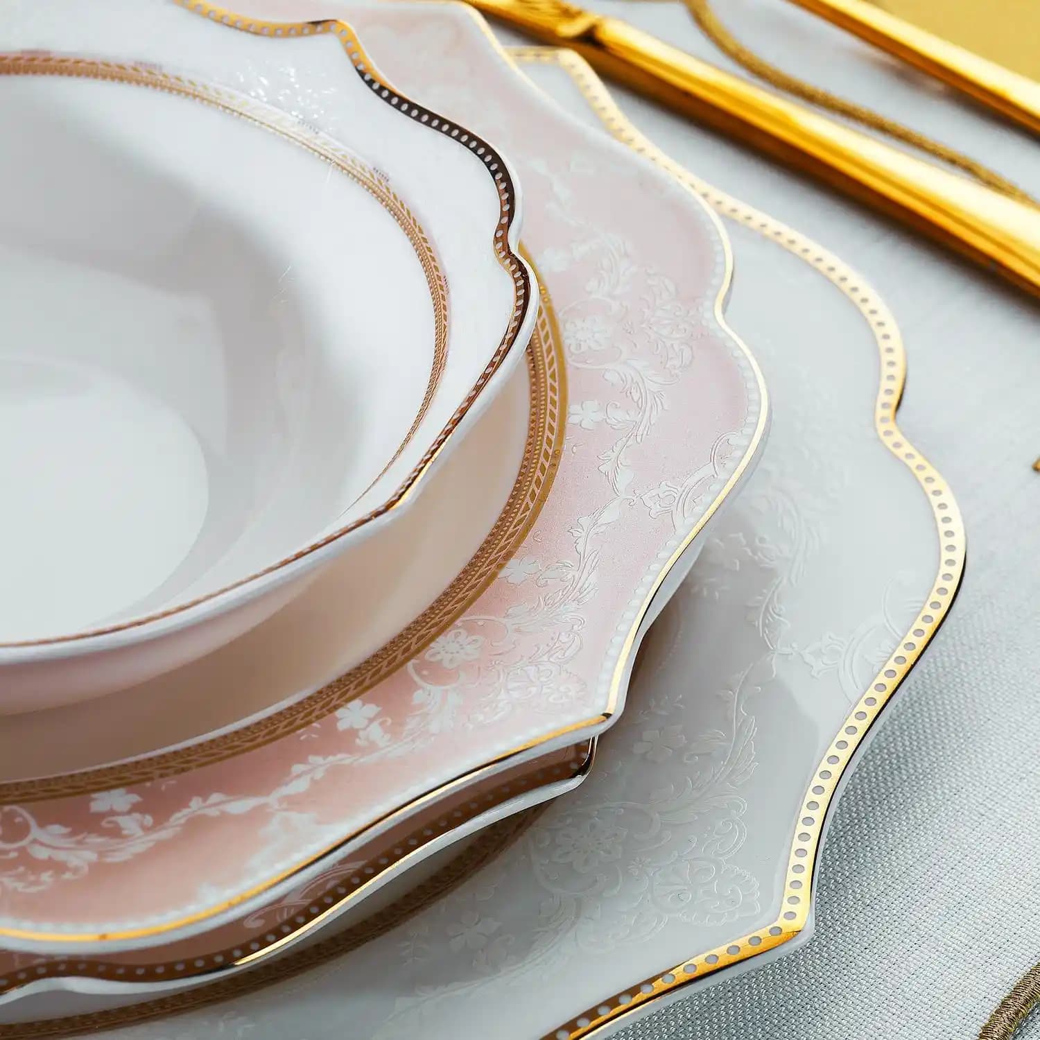 Schafer Laura Yemek Takımı ile Sofranıza Modern ve Şık Dokunuşlar Ekleyin