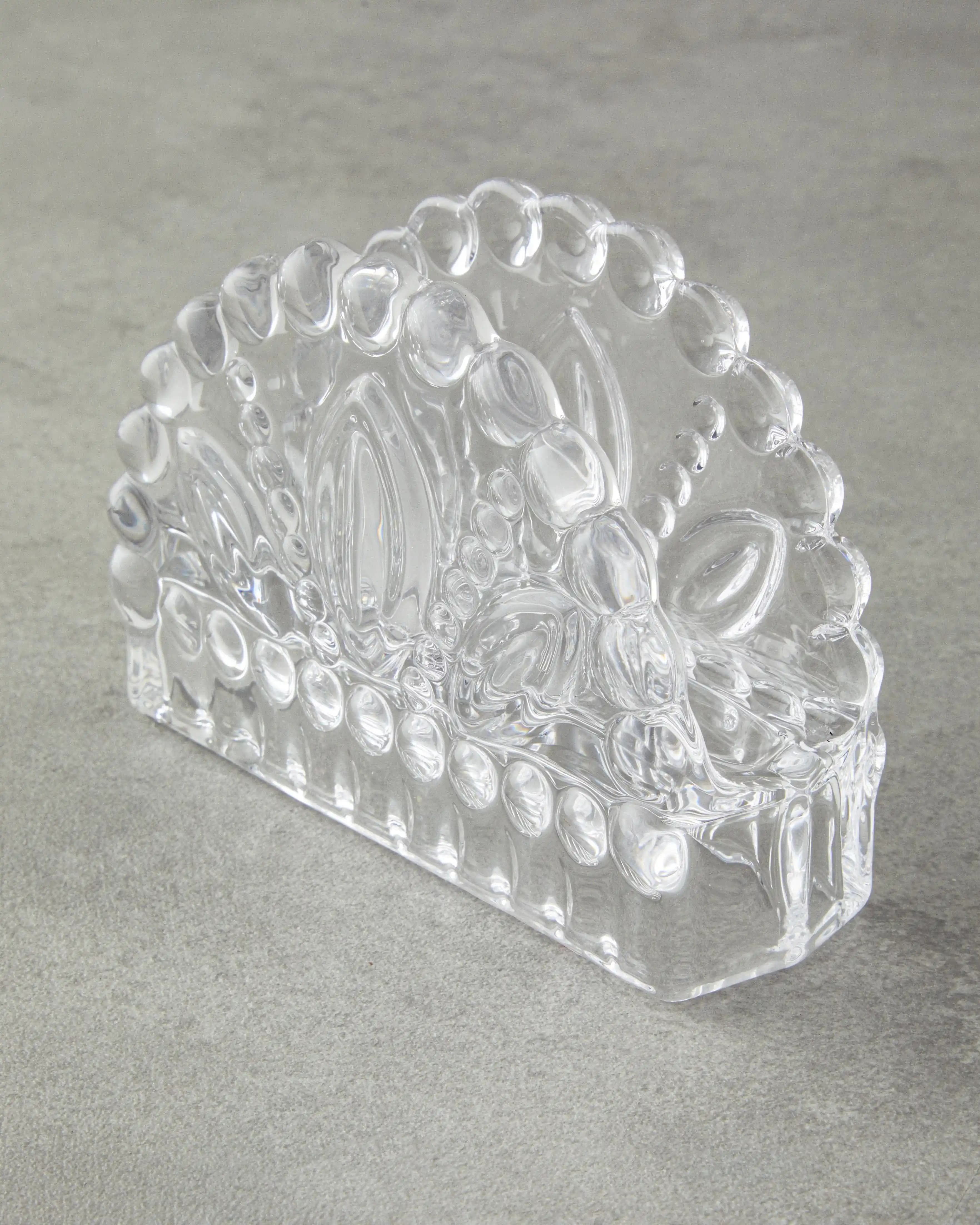 Şeffaf Peçetelikler ile Modern ve Şık Dekorasyon Çözümleri