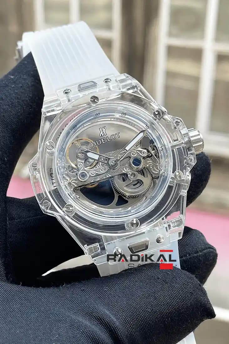 Şeffaf Saatler ile Modern ve Şık Dekorasyon Çözümleri 2023