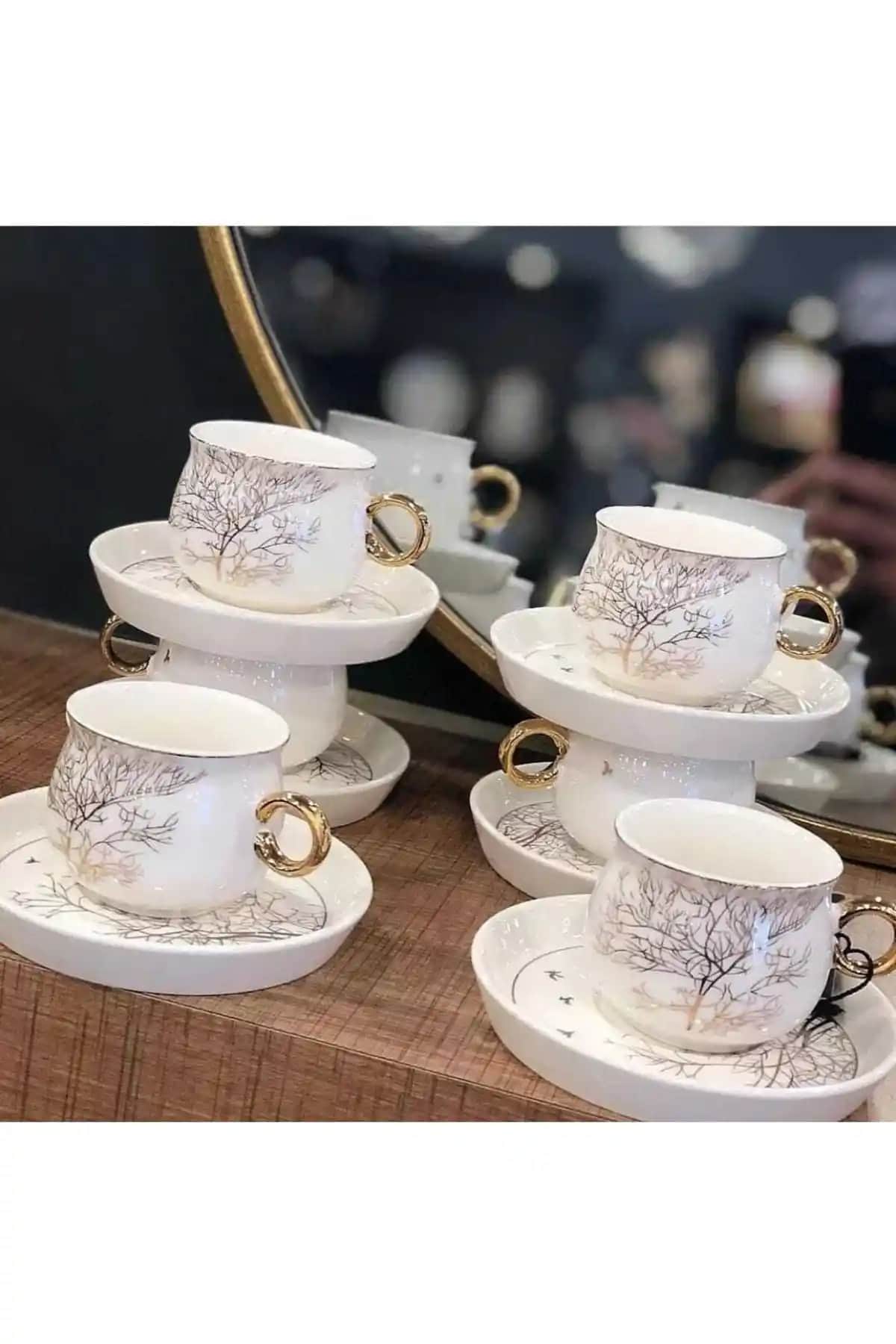Sembol Fincan Takımı ile Ev Dekorasyonunda Zarafet ve Kişisel Dokunuşlar
