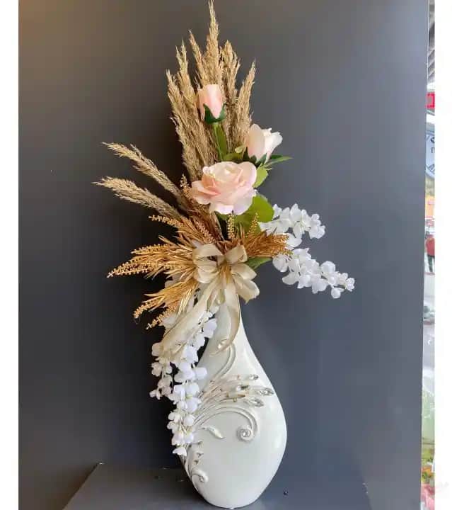 Seramik Çiçeklerle Dekorasyonda Estetik ve Dayanıklılık Çözümleri