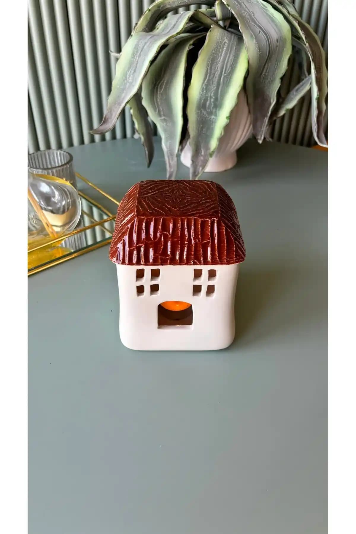 Seramik Ev Mumluklarıyla Dekorasyonda Zarafetin Yeni Adı ve Kullanım İpuçları