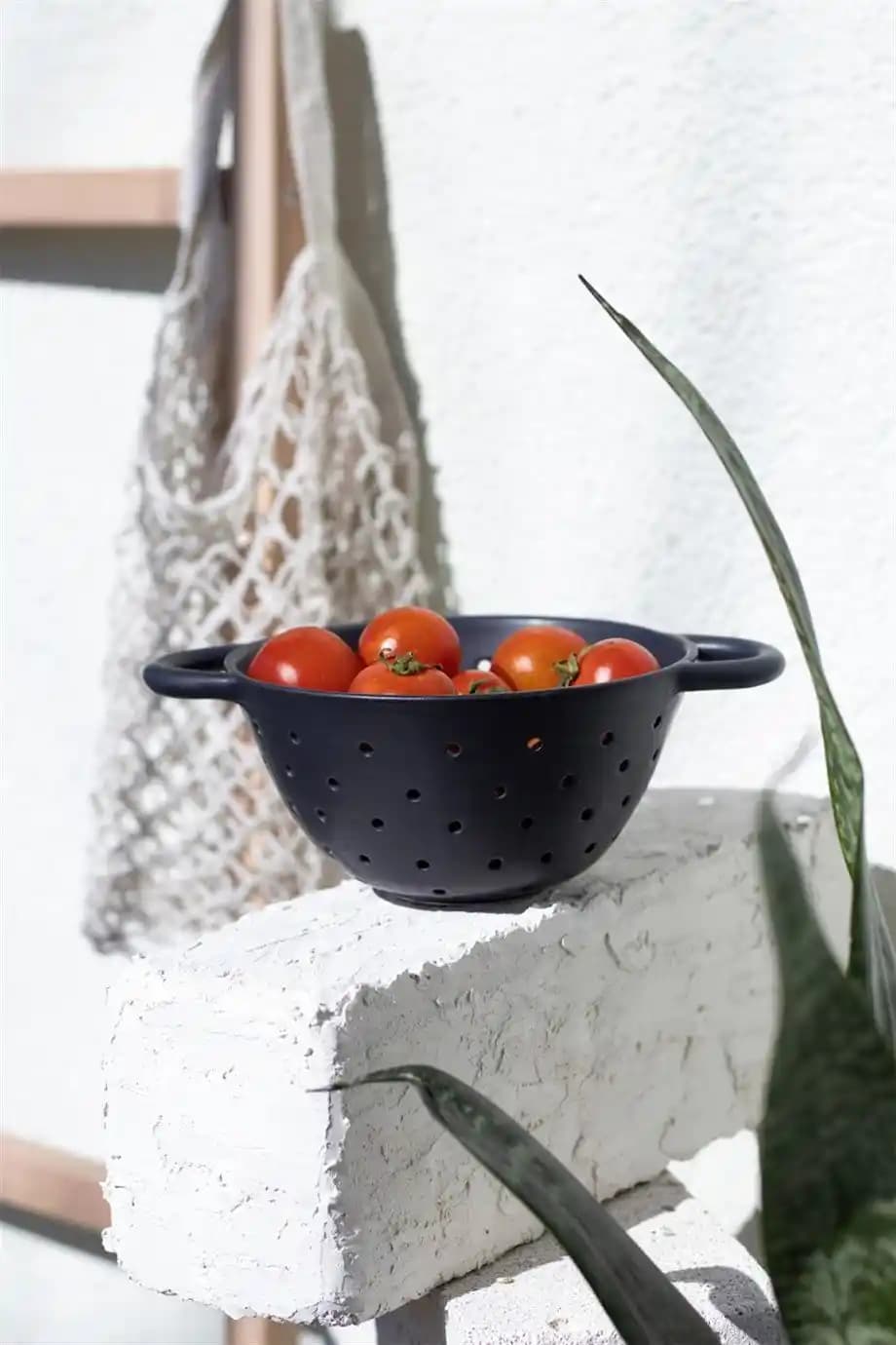 Seramik Süzgeçler: Estetik ve İşlevselliği Bir Arada Sunan Dekoratif Çözümler