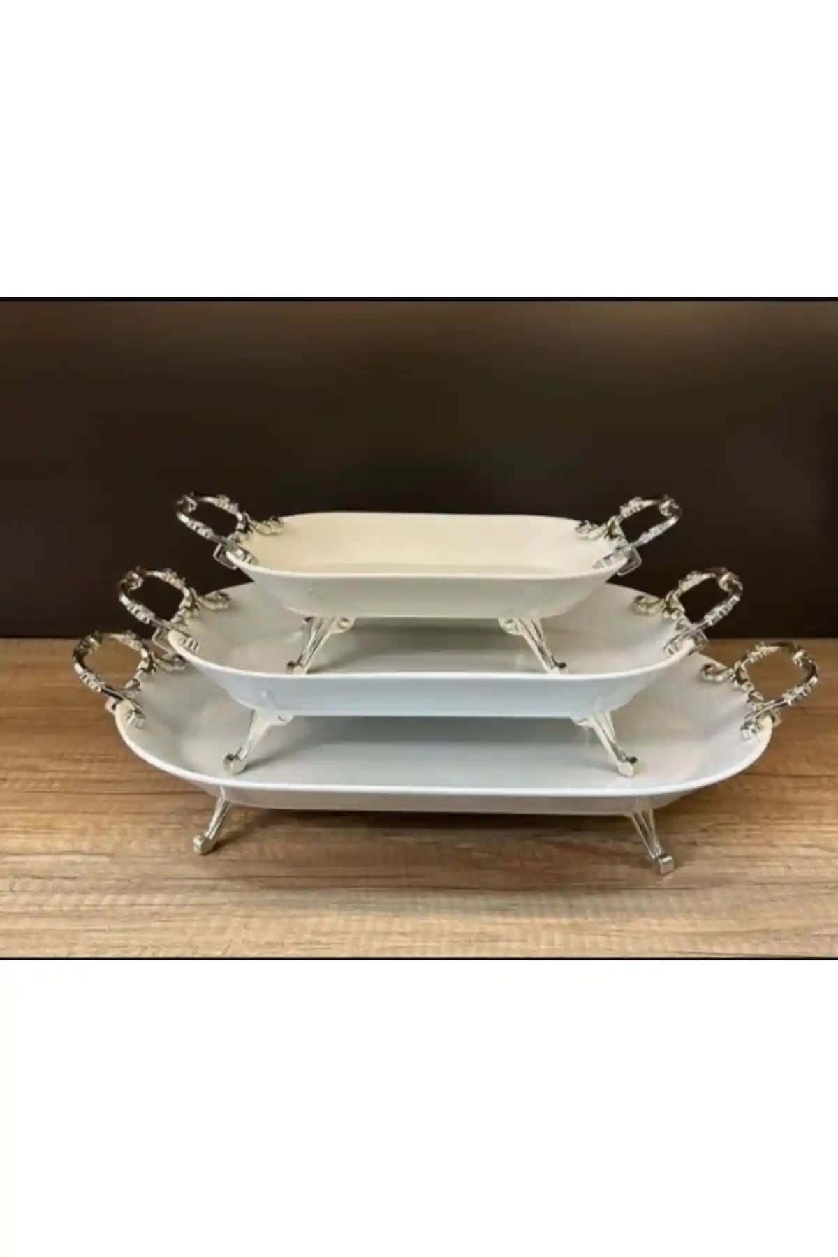 Şık Servis Tabaklarıyla Sofralarınızı Göz Kamaştırıcı Hale Getirin