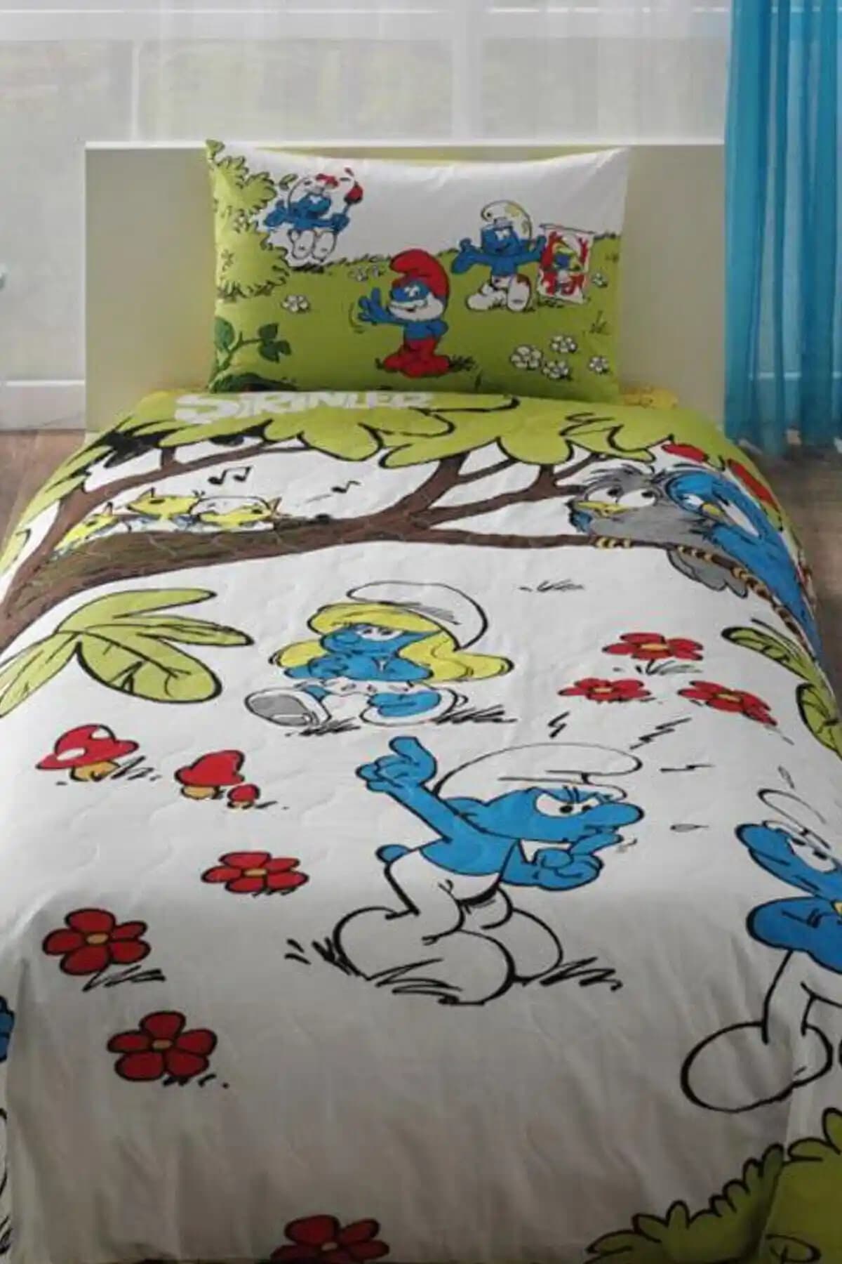 Şirinler Temalı Çocuk Nevresim Takımı ile Odanıza Renkli ve Eğlenceli Dokunuşlar