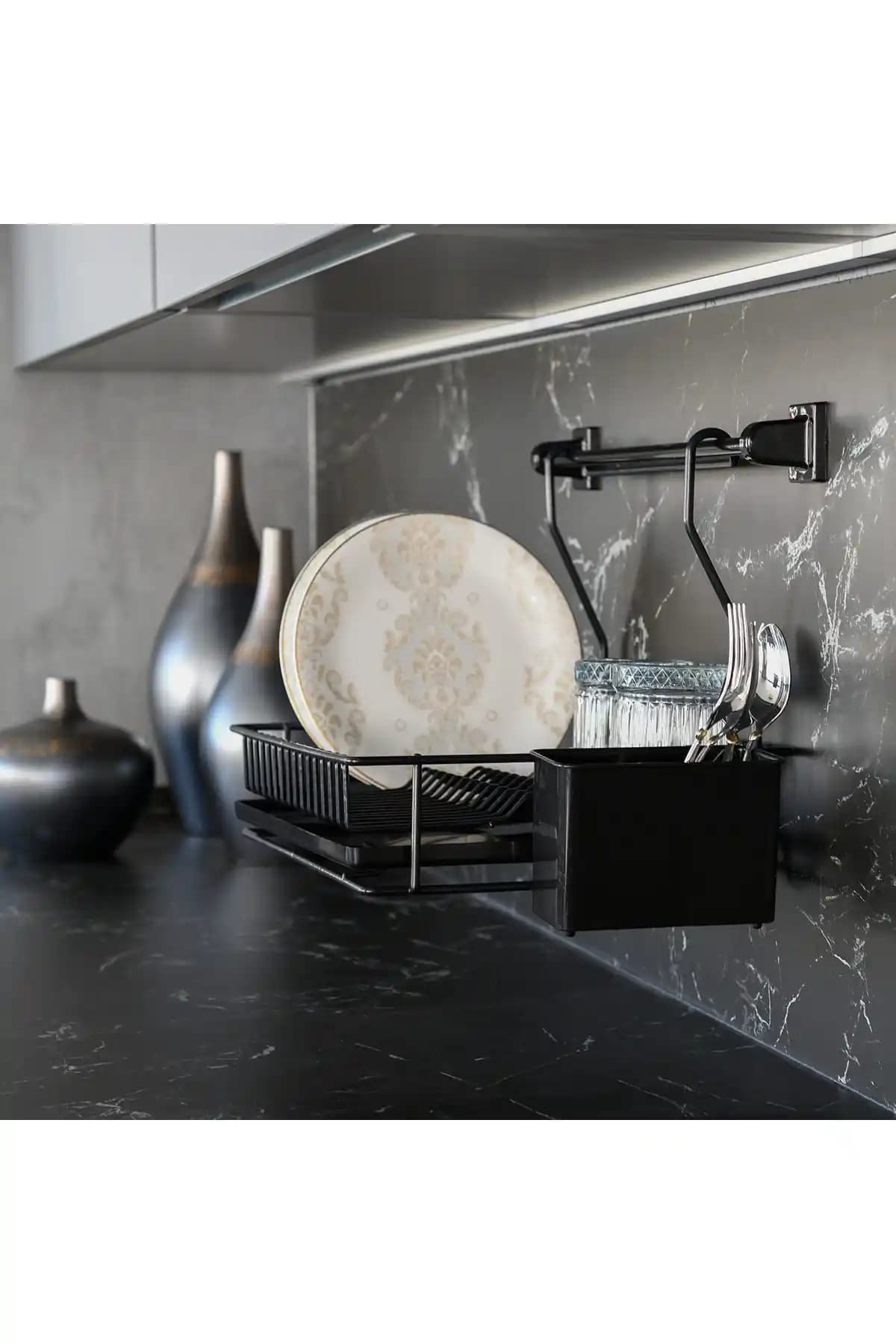 Siyah Bulaşıklık Seçenekleri ve Modern Mutfak Dekorasyonunda Kullanım İpuçları