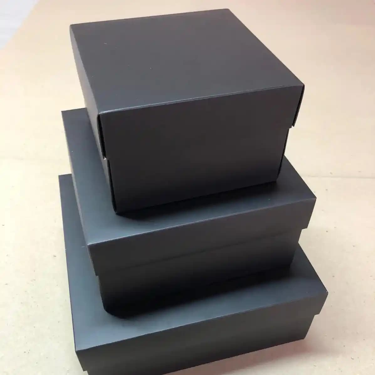 Siyah Kutu Dekorasyonunda Modern ve Şık Kullanım Fikirleri ve Trendler