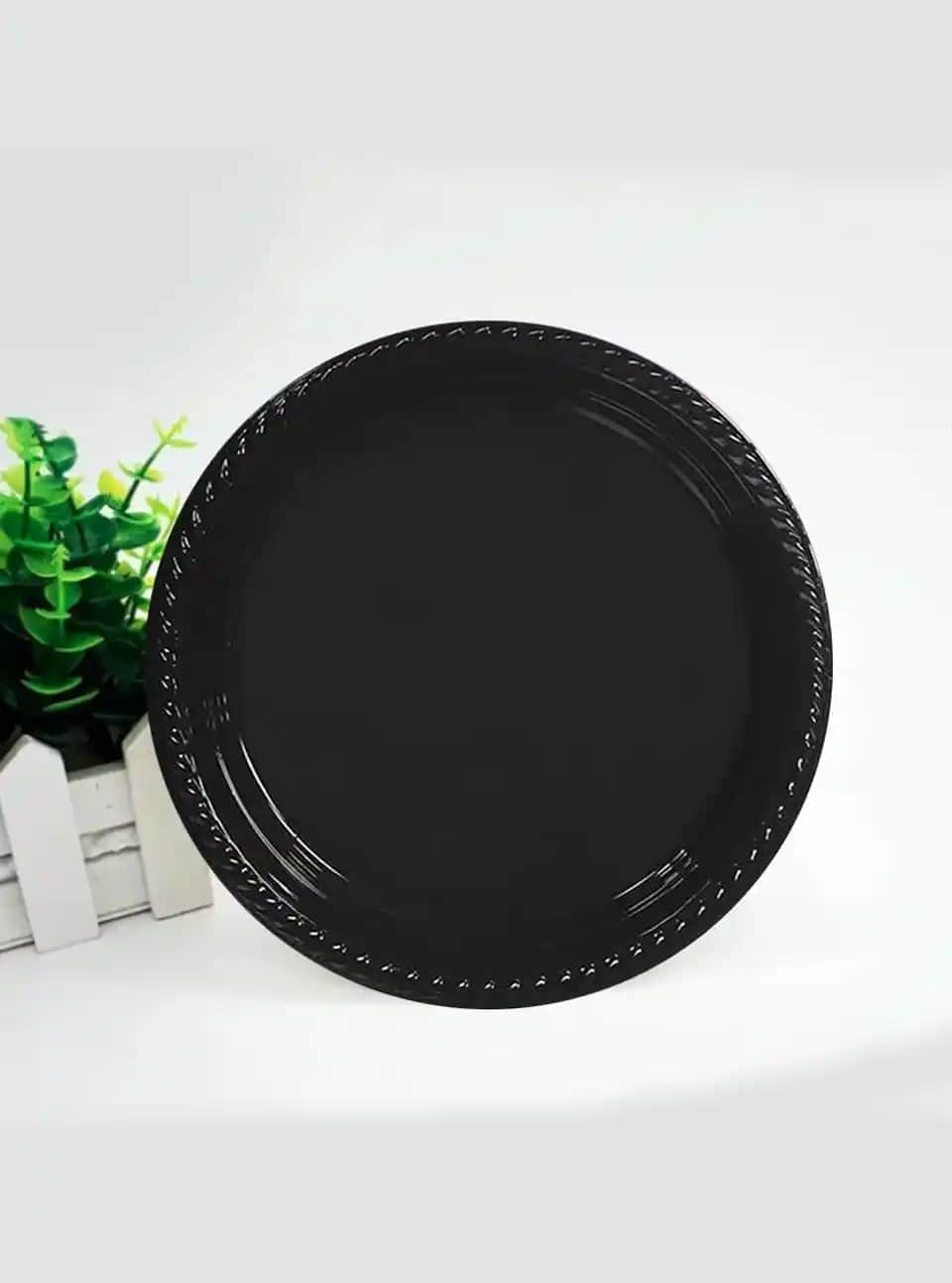 Siyah Plastik Tabaklar: Modern Dekorasyon ve Pratik Kullanım İçin En İyi Seçenekler