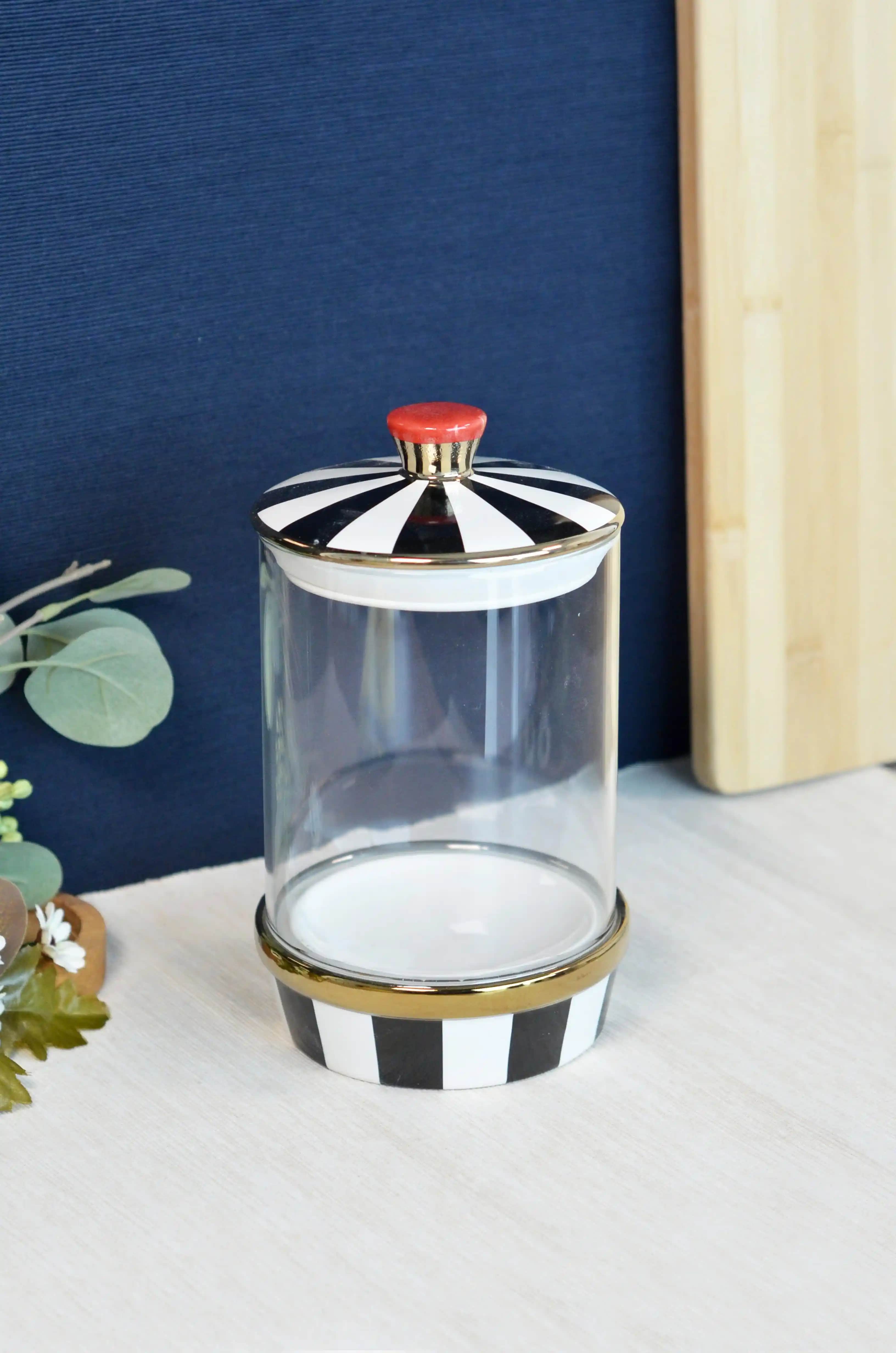 Siyah Porselen Kavanozlar ile Modern ve Şık Dekorasyon Çözümleri