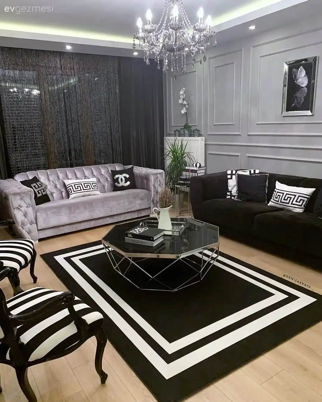 Siyah Renkli Salon Dekorasyonunda Modern ve Şık Tasarım İpuçları