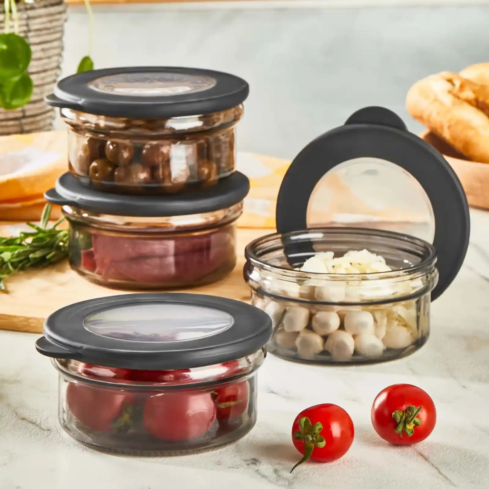 Siyah Saklama Kapları ile Modern ve Şık Mutfak Düzenleme Çözümleri