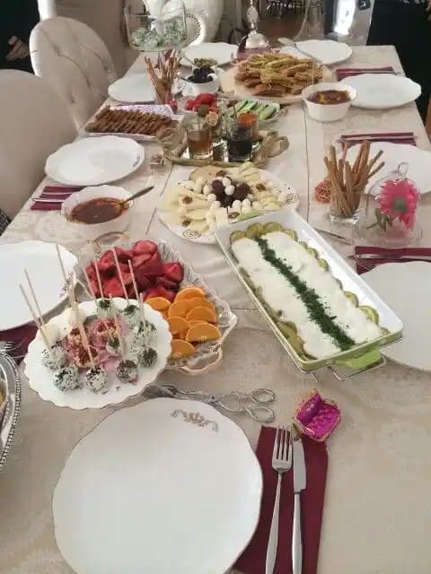 Sofra Düzeni ve Dekorasyonunda Estetik ve Fonksiyonelliğin Önemi