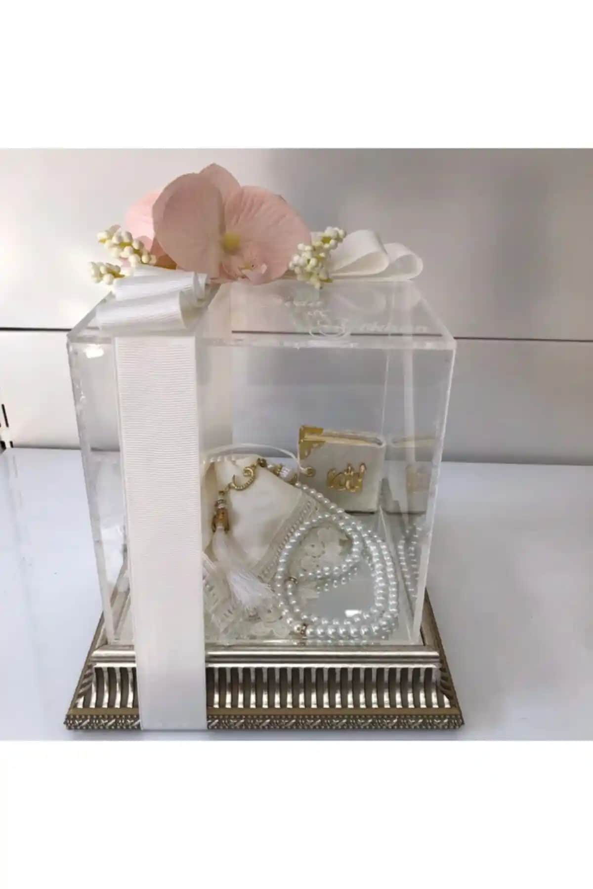 Söz Mendili Fanusu ile Evinize Şık ve Anlamlı Dekoratif Dokunuşlar Yapın