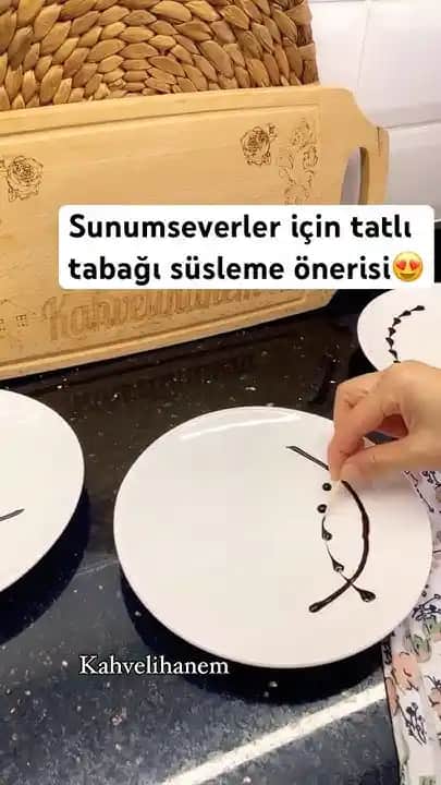 Sunum Tabağı Süsleme Yöntemleri ve Sofra Dekorasyonunda Estetik Yaklaşımlar