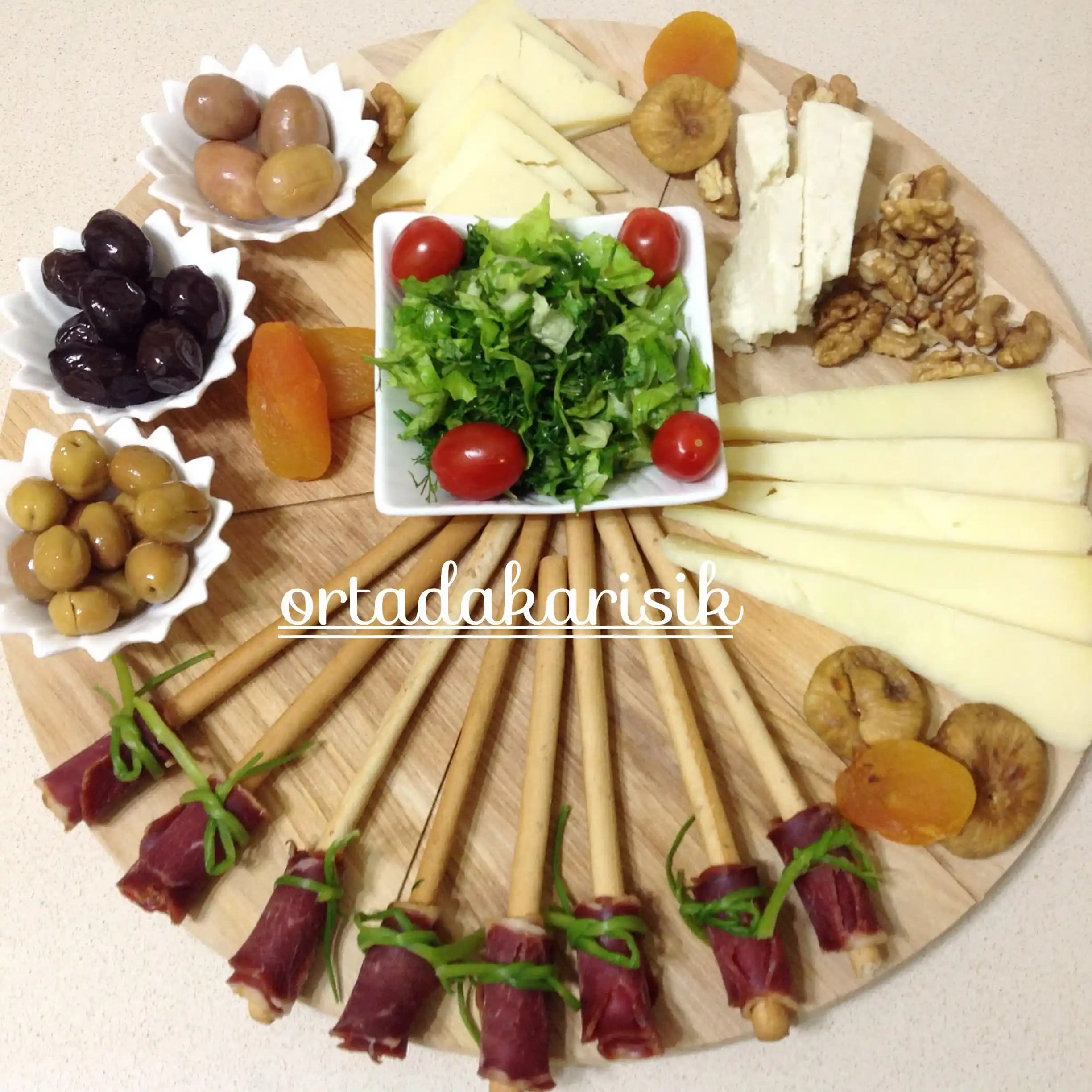 Sunum Tahtasında Kahvaltı: Dekorasyon ve Mobilya Seçenekleriyle Estetik ve İşlevsel Çözümler