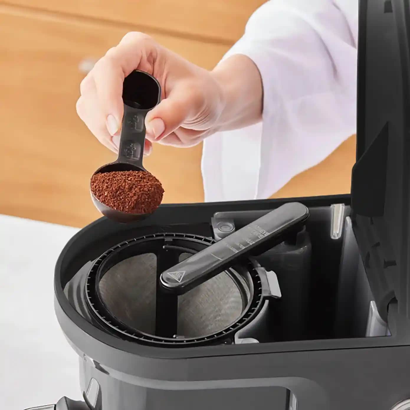 Sütlü Filtre Kahve Makinesi Seçenekleri ve Dekorasyona Uygun Modeller İncelemesi