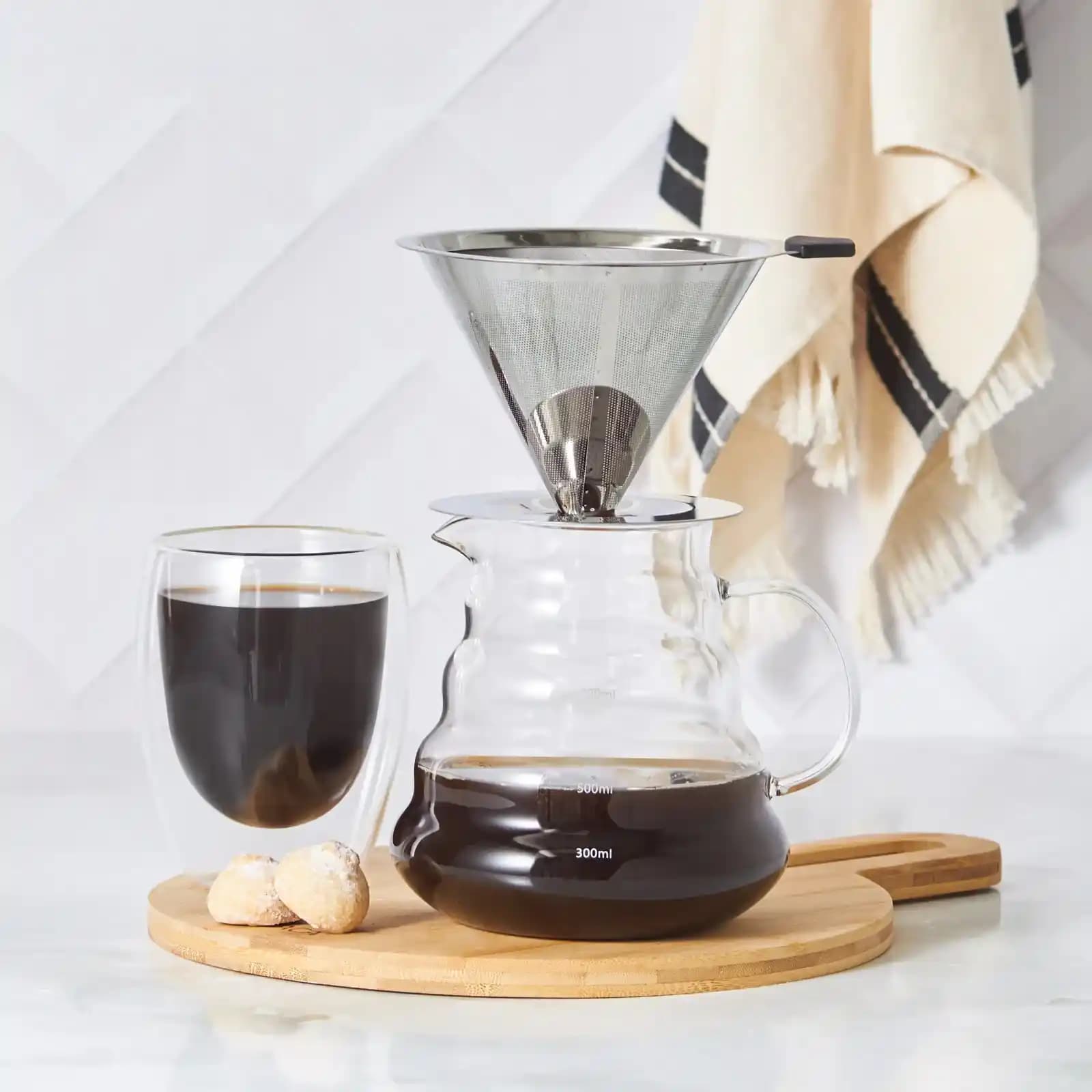 Süzme Kahve Makinesi ile Modern Ev Dekorasyonunda Estetik ve Fonksiyonellik