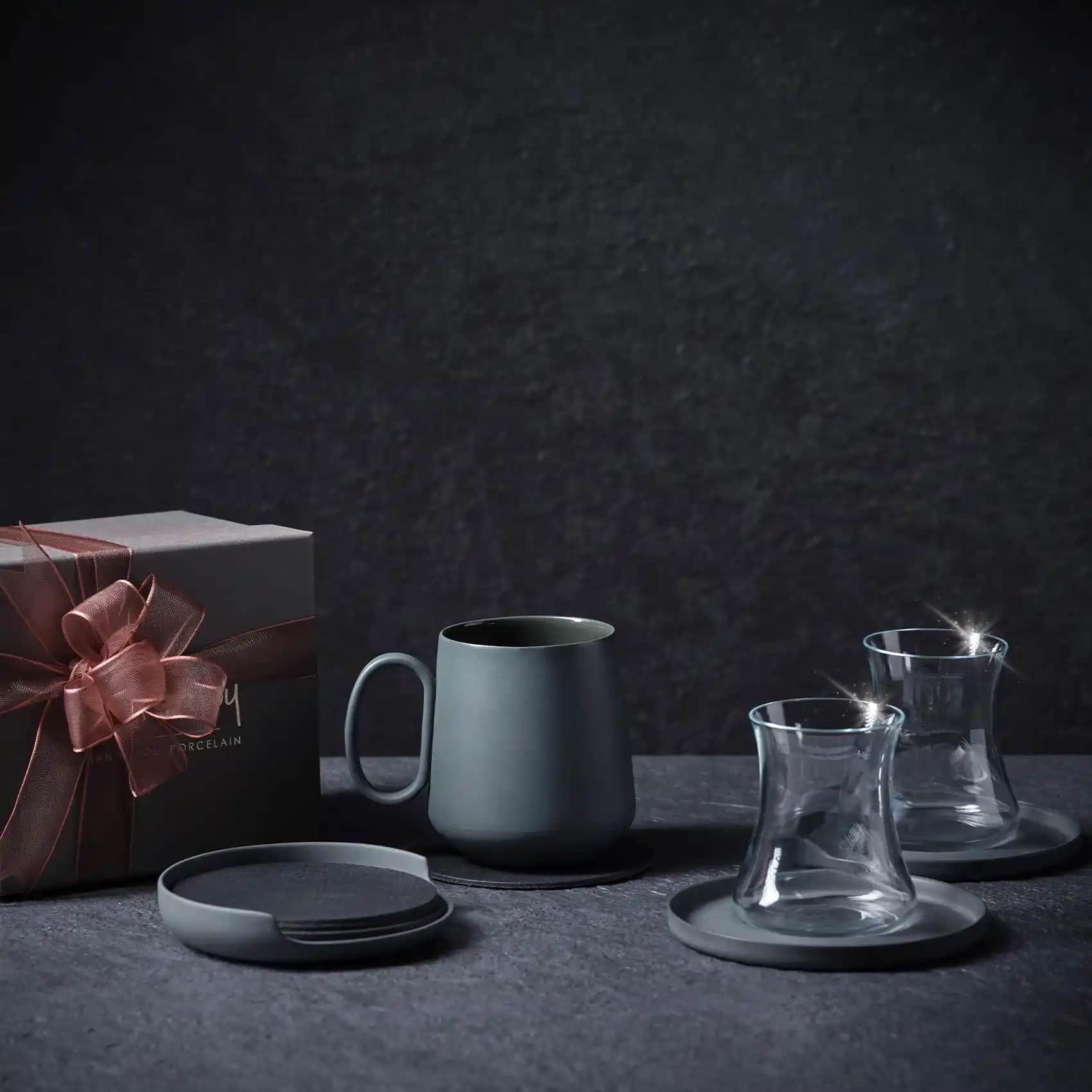 Tabaklı Bardaklar: Estetik ve Fonksiyonellik Sunan Dekoratif İçecek Sunum Ürünleri