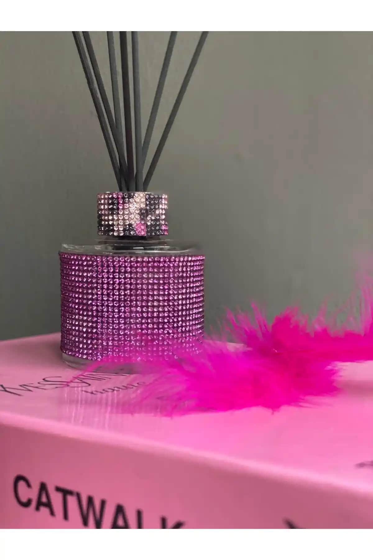 Taşlı Oda Kokusu: Doğal ve Şık Dekoratif Çözüm ile Atmosferinizi Geliştirin