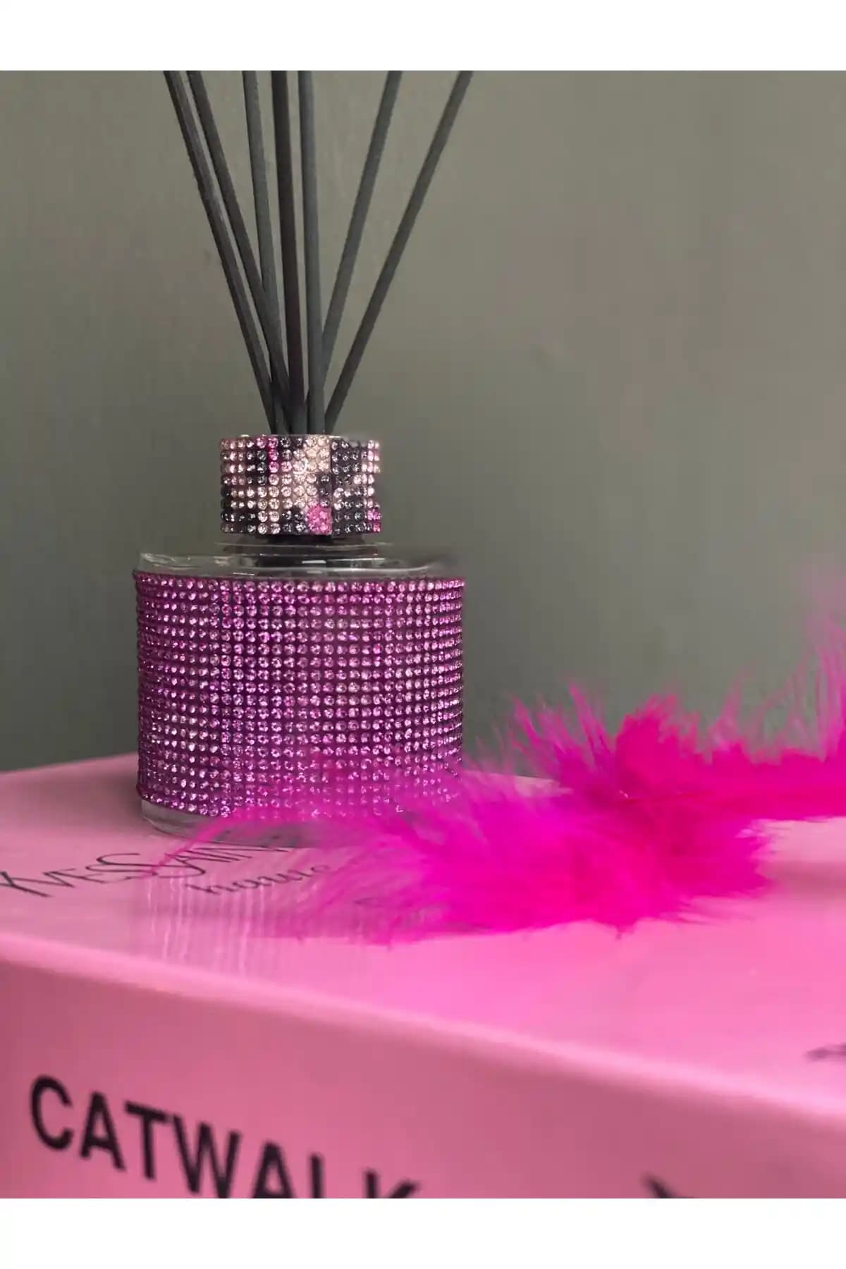 Taşlı Oda Kokusu: Doğal ve Şık Dekoratif Çözüm ile Atmosferinizi Geliştirin