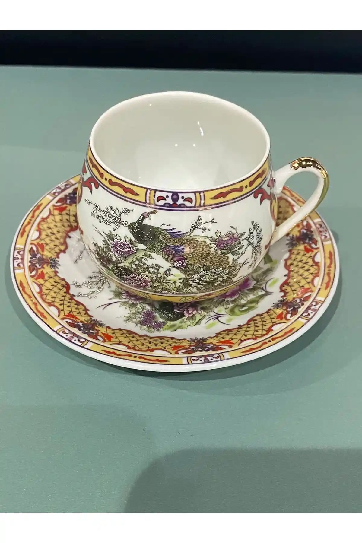 Tavus Kuşu Kahve Fincanı ile Dekorasyon ve Mobilya Tasarımlarında Şıklık