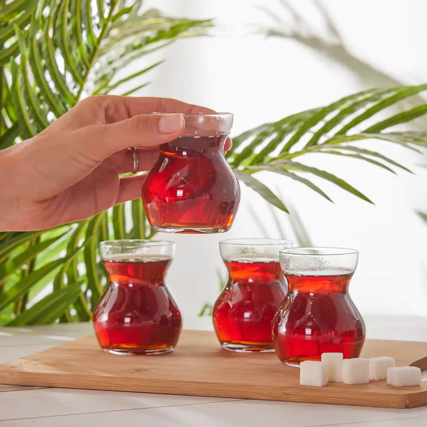 Tekli Çay Bardağı Seçenekleri ve Dekorasyon İpuçlarıyla Şıklık Sağlama