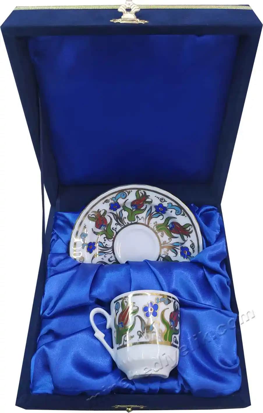 Toptan Hediyelik Kahve Fincanları ile Dekorasyon ve Mobilyada Şıklık Yaratın