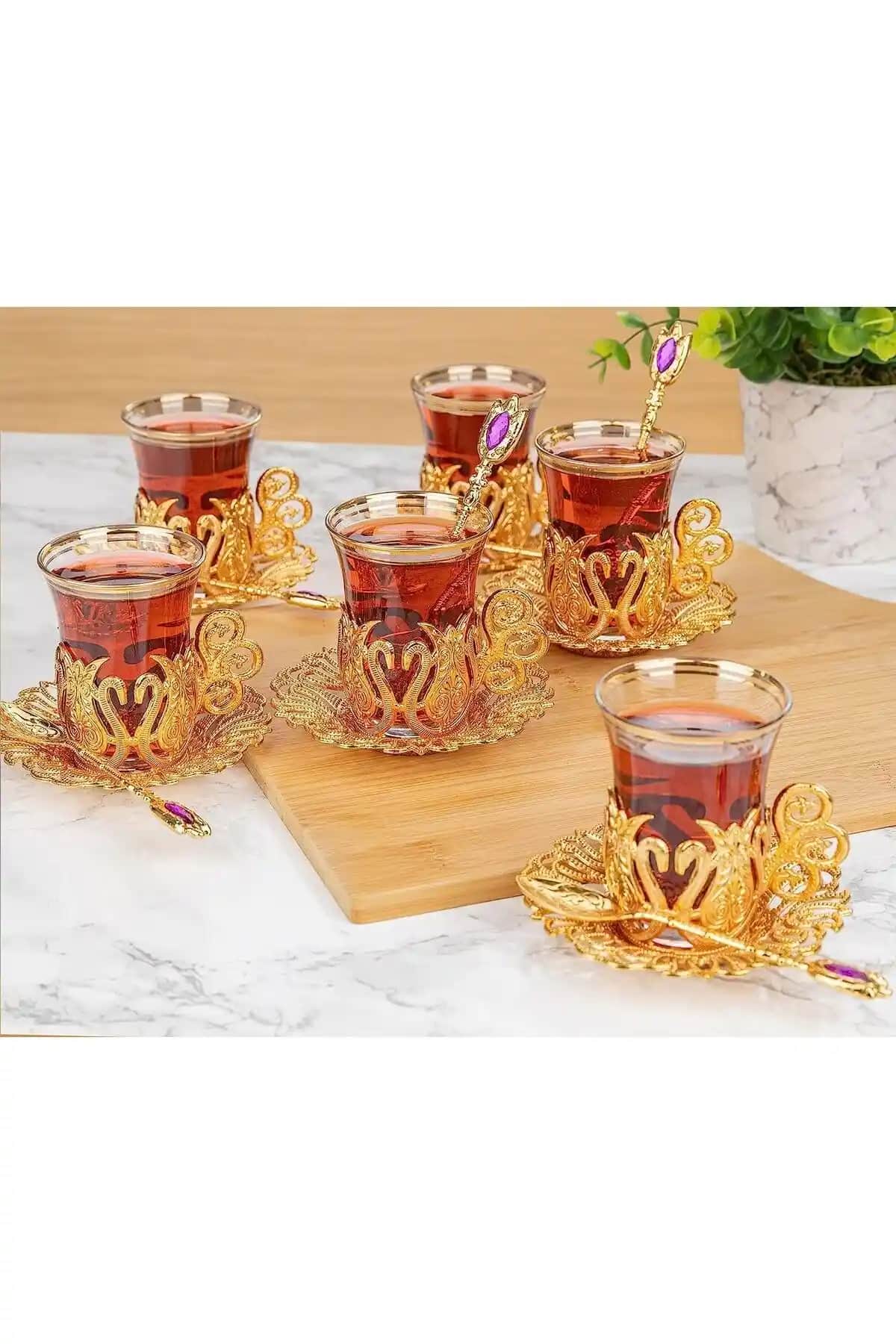 Türk Çay Bardağı Dekorasyon ve Mobilyada Zarafetin Simgesi Anlamı ve Kullanım Alanları