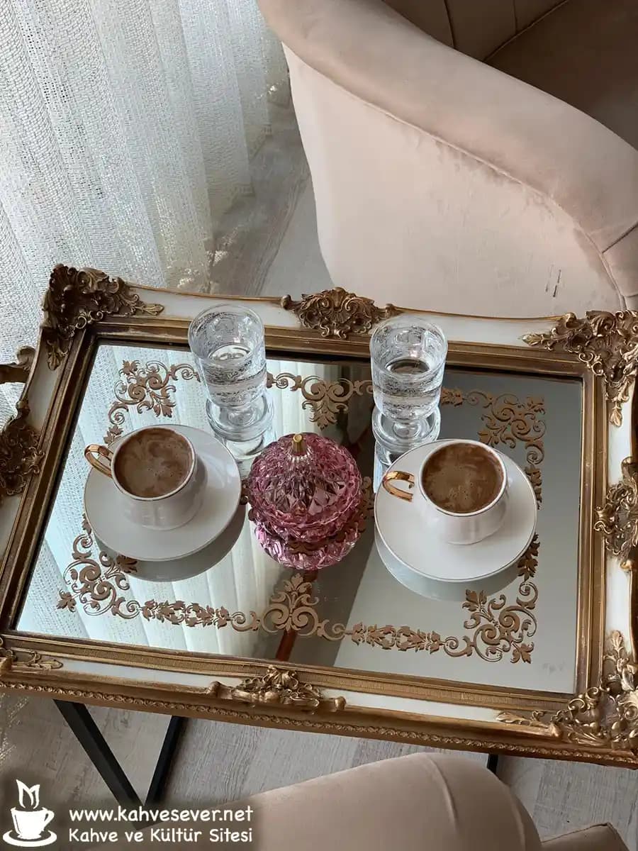 Türk İki Kişilik Kahve Sunumları: Estetik ve Şıklığın Buluştuğu Detaylar
