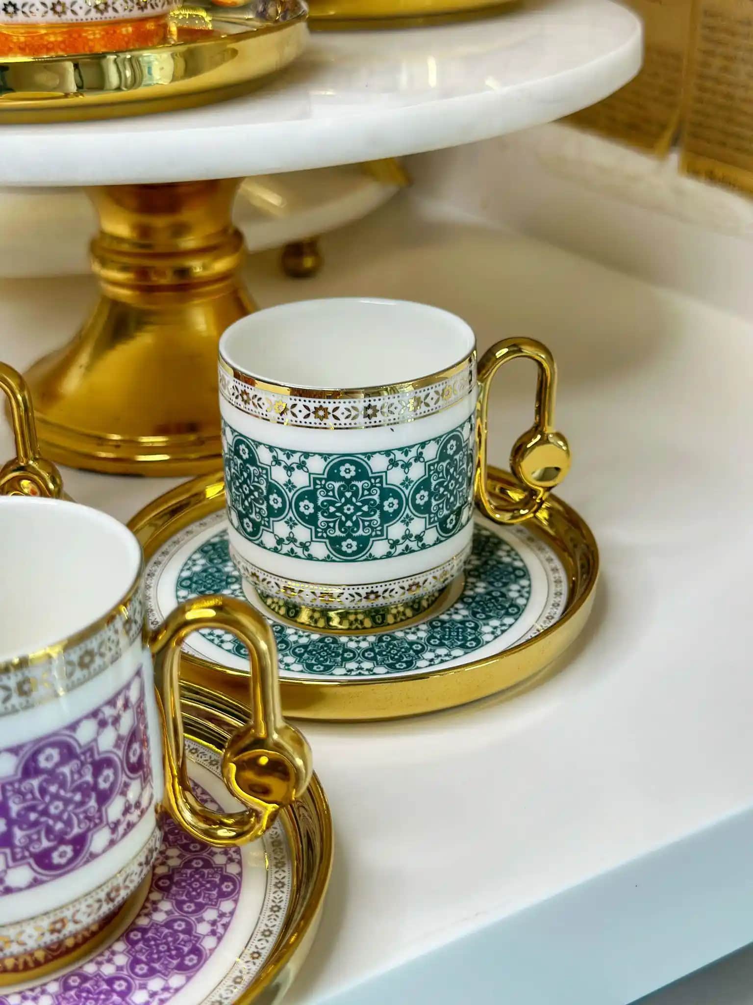 Türk Kahvesi Porselen Fincanları: Estetik ve Geleneksel Tasarımlar