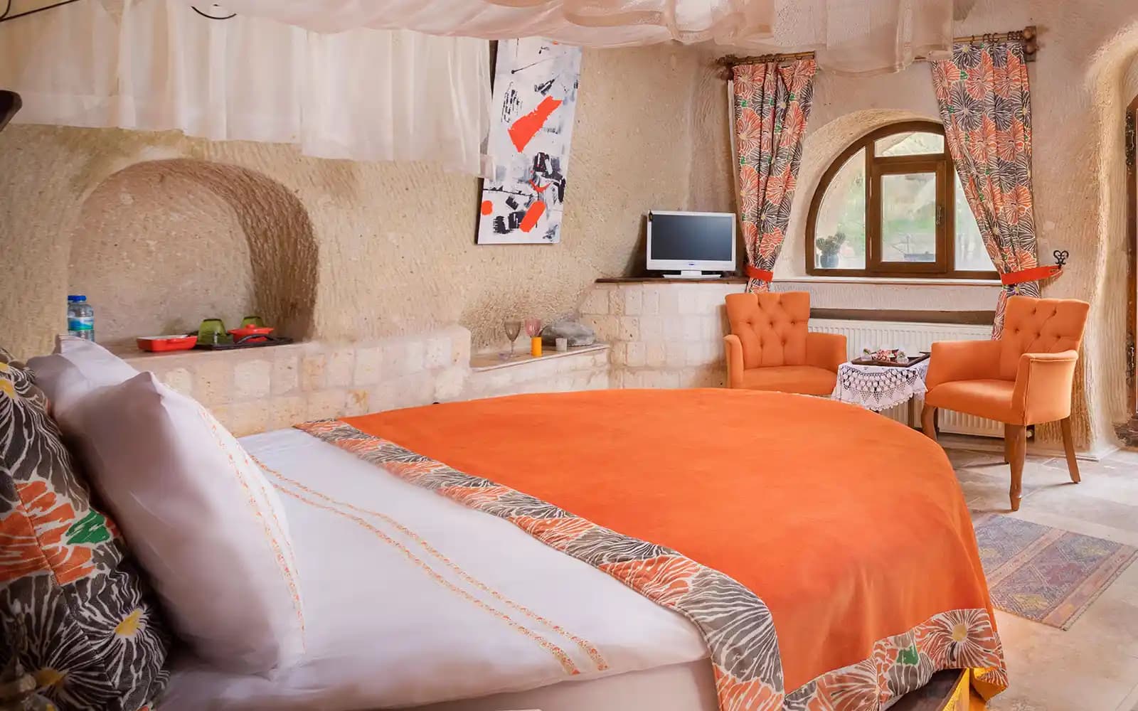 Turuncu Oda Dekorasyonu: Sıcaklık ve Enerji Dolu Modern İç Mekan Tasarımı Rehberi