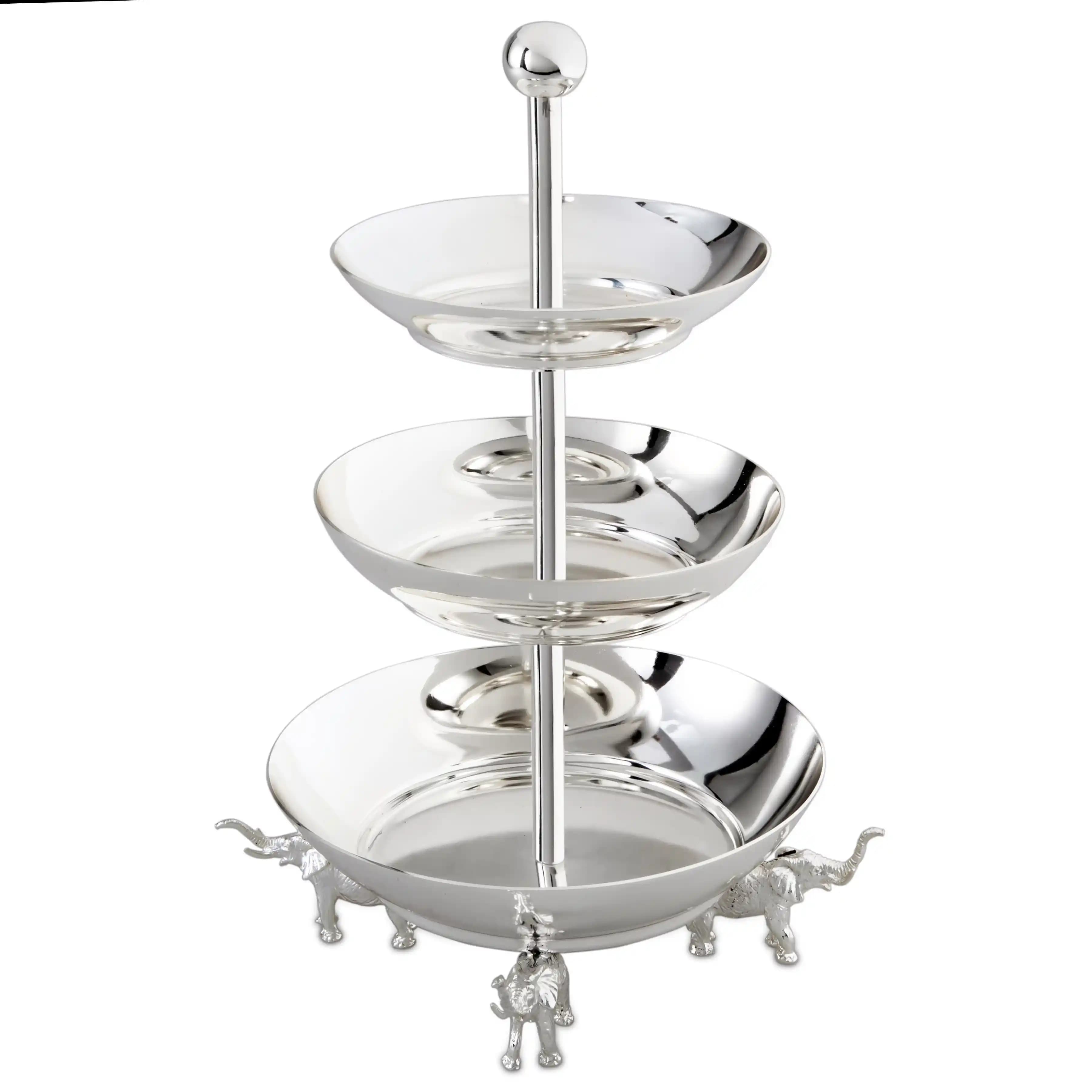 Üç Katlı Sunumluklarla Dekorasyonda Şıklık ve İşlevselliğin Birleşimi